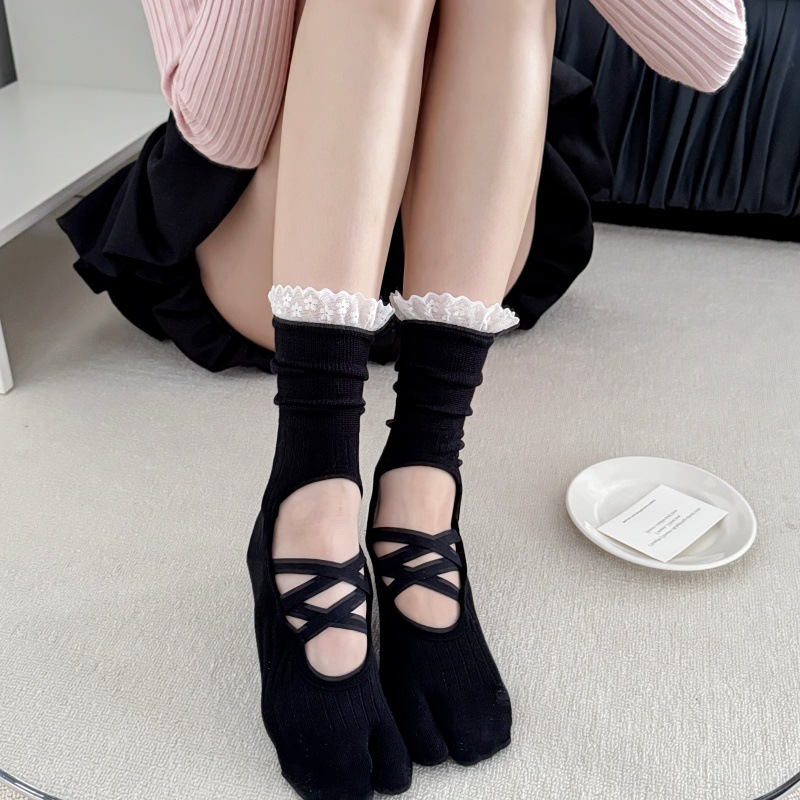 جوارب يوغا نسائية بتصميم مفتوح - مراجعة Toe Sock Split وسعره
